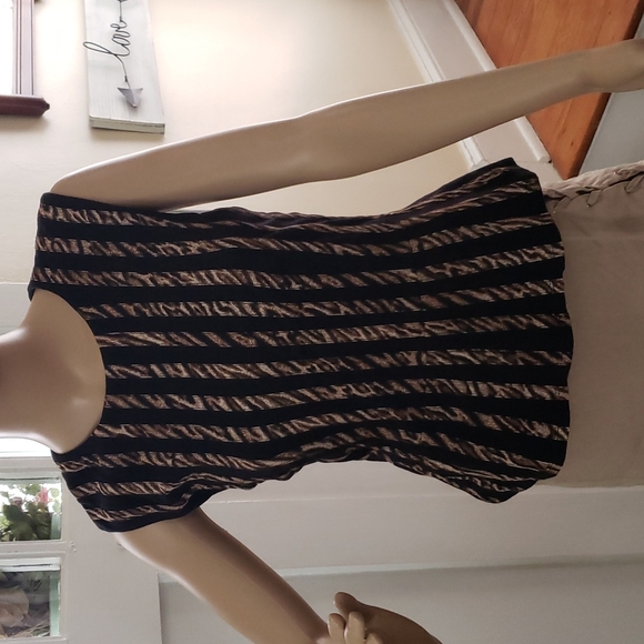 BCBG Animal Print Pendulum Top sz M - Picture 1 of 4